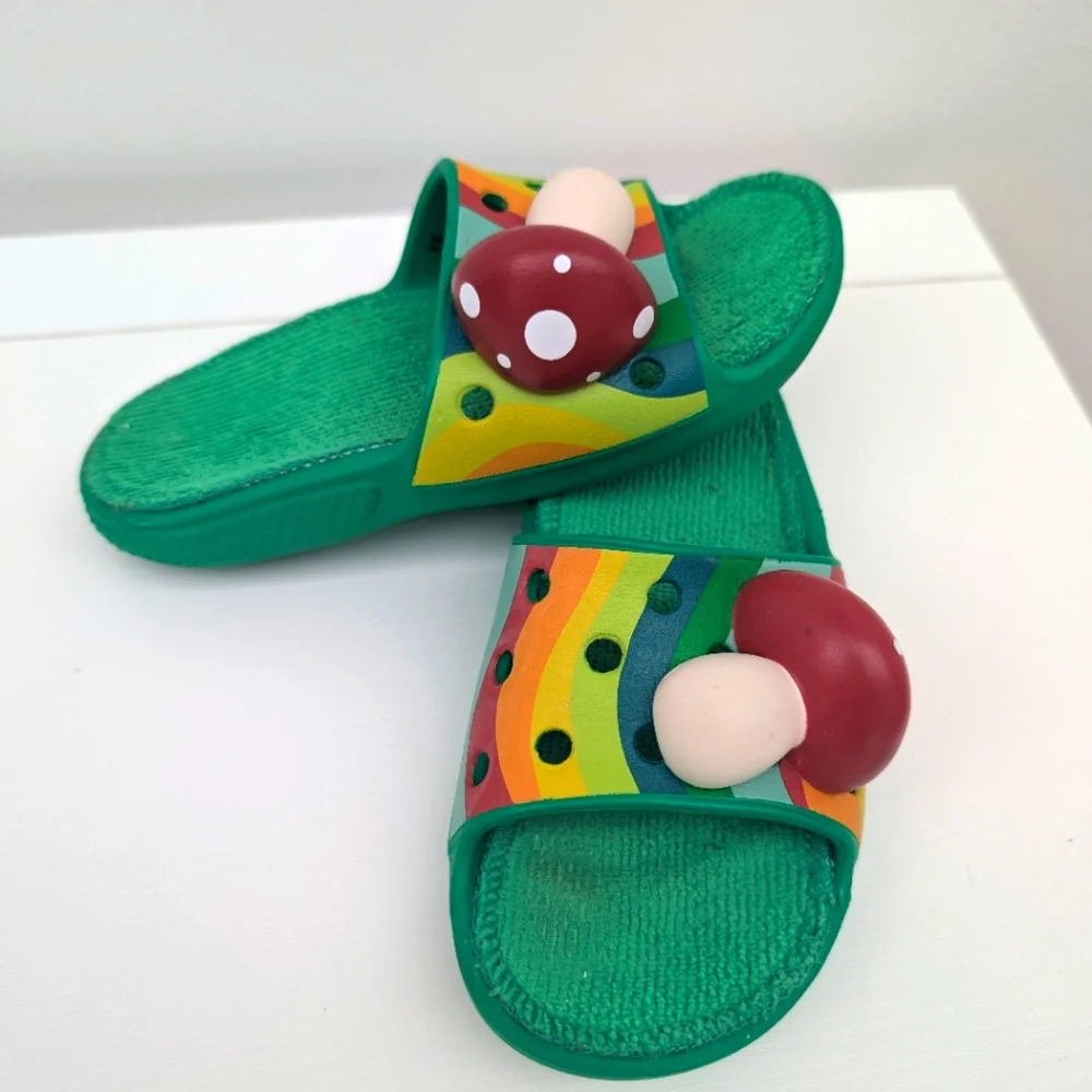 Crocs c12 mushroom zen garden rainbow slides sandals grass green Like New